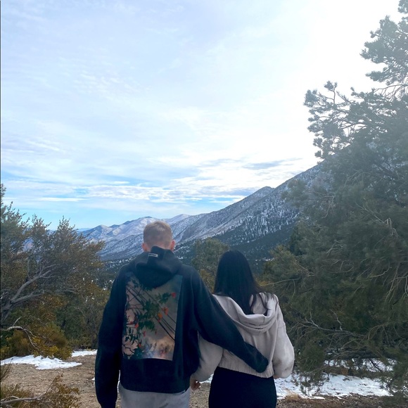 Meet your Posher, Devin - Picture 3 of 3